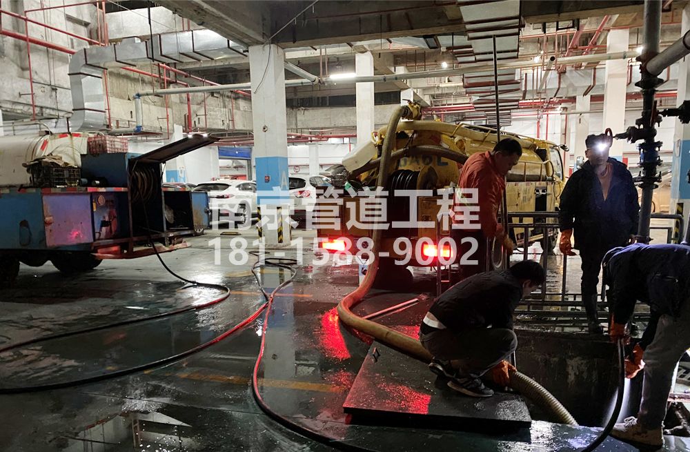 275徐汇地下室沉淀池清理